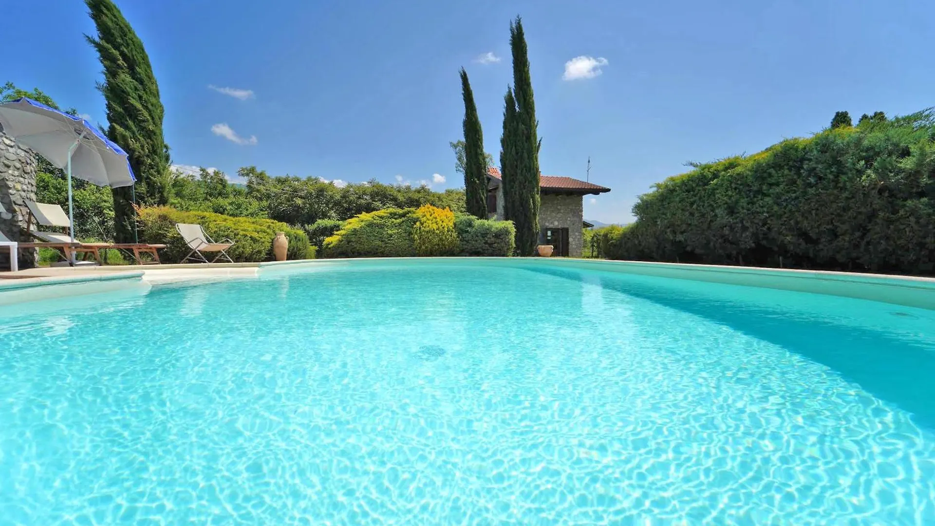 Villa Le Due Lune 6 Pax By Villasretreats Filattiera
