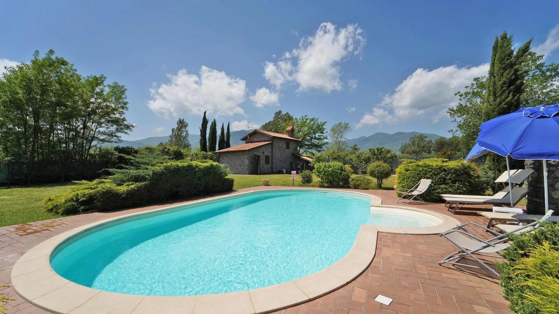 Villa Le Due Lune 6 Pax By Villasretreats Filattiera