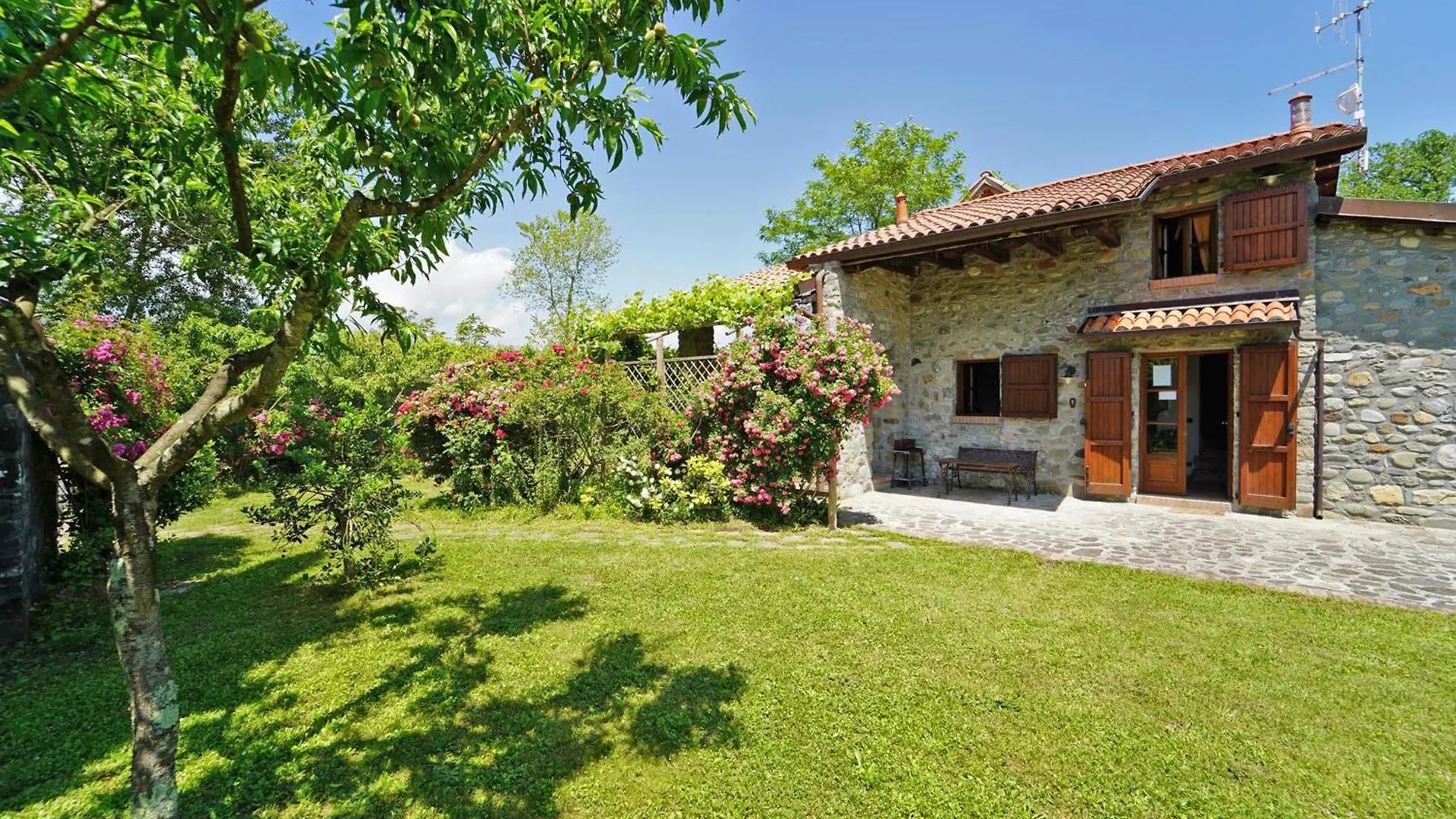 Villa Le Due Lune 6 Pax By Villasretreats Filattiera 0*,  Italy
