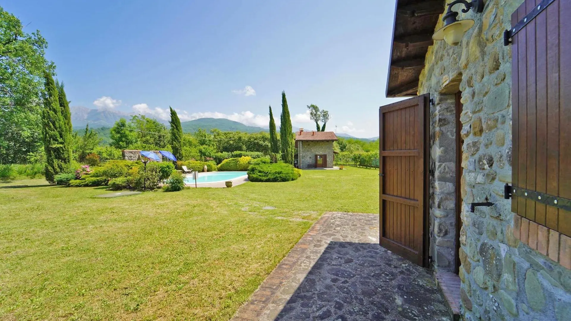 Villa Le Due Lune 6 Pax By Villasretreats Filattiera