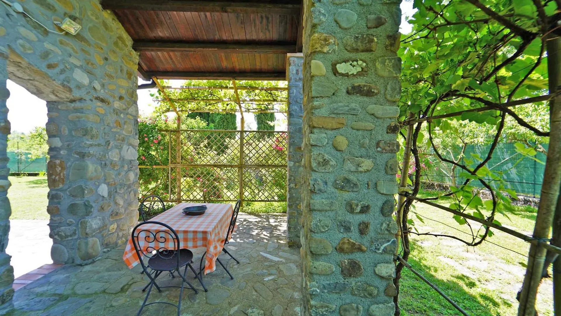 Villa Le Due Lune 6 Pax By Villasretreats Filattiera