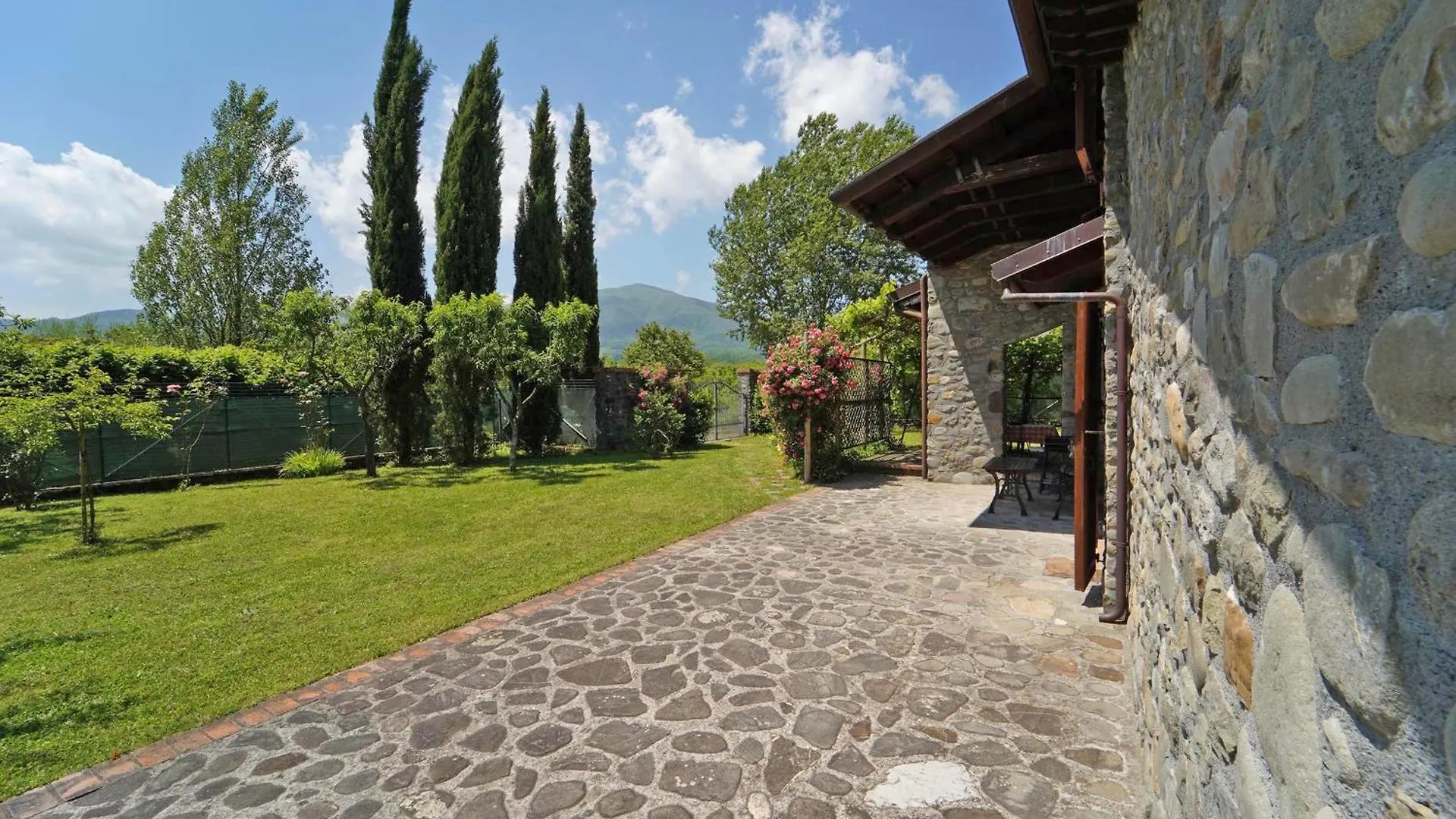 Villa Le Due Lune 6 Pax By Villasretreats Filattiera 0*,  Italy